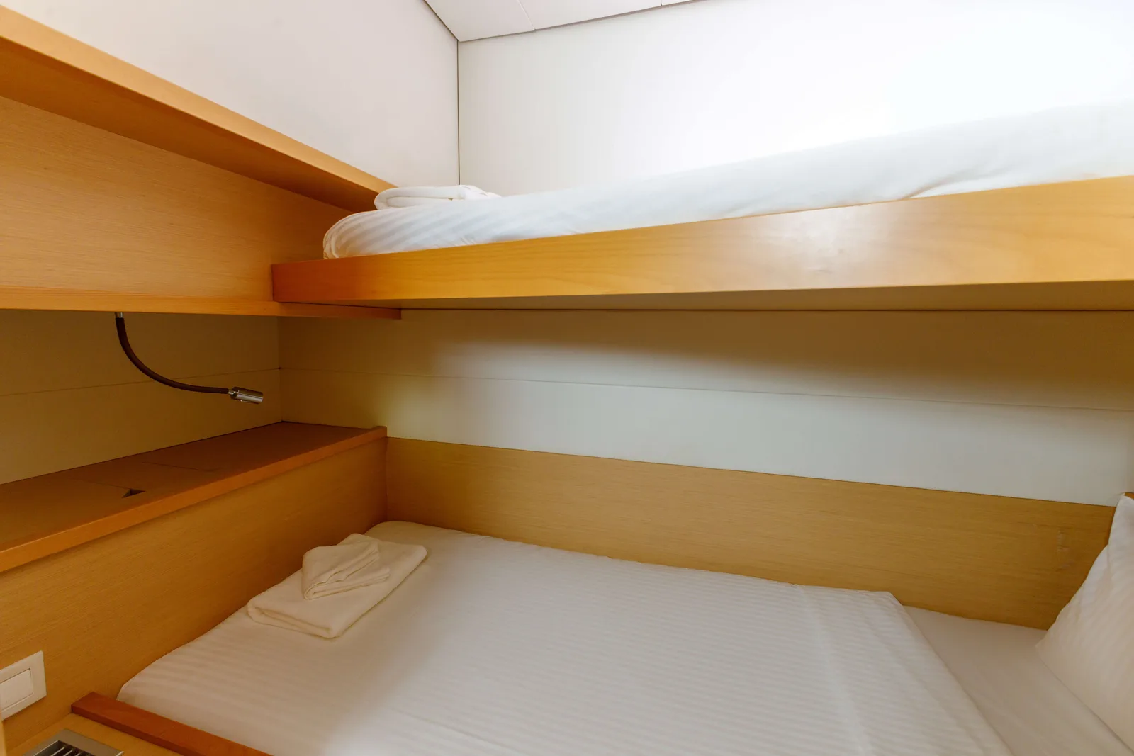 OOSEVEN's master bathroom